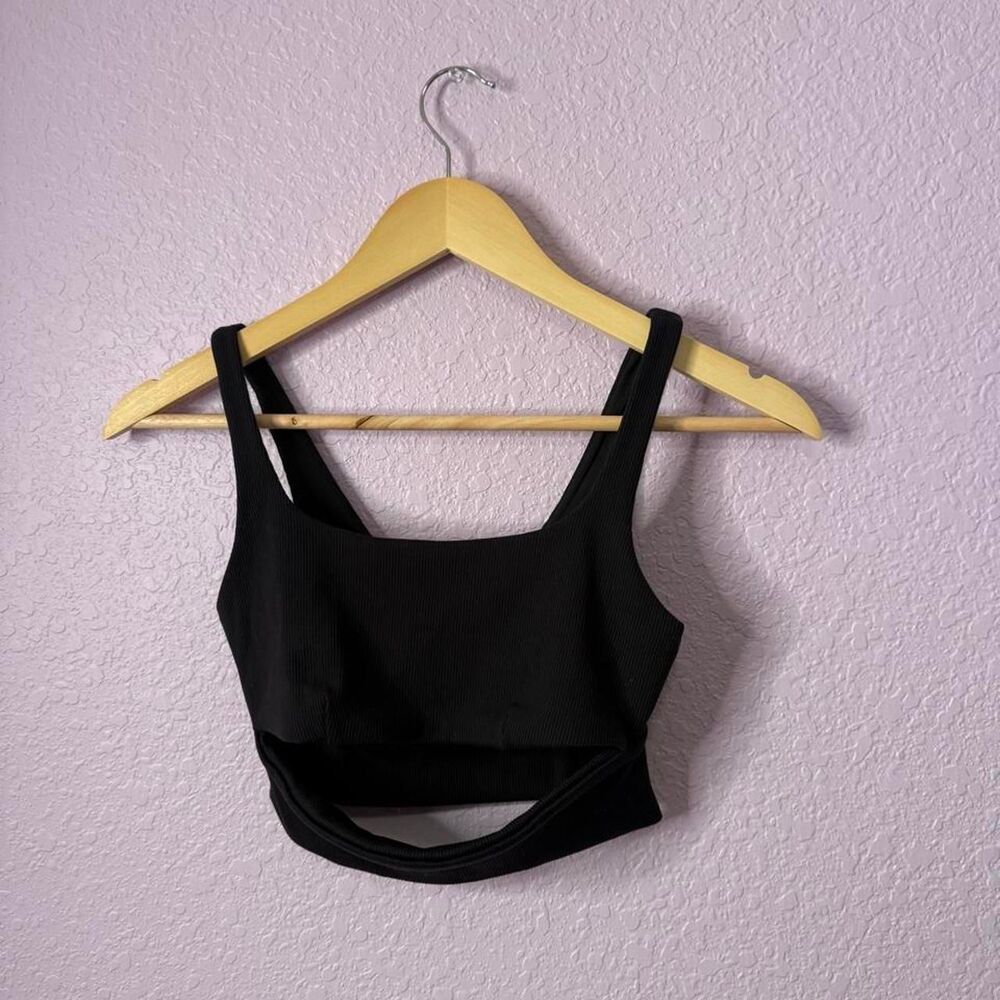 Alo-yoga Women's Black Crop-top
